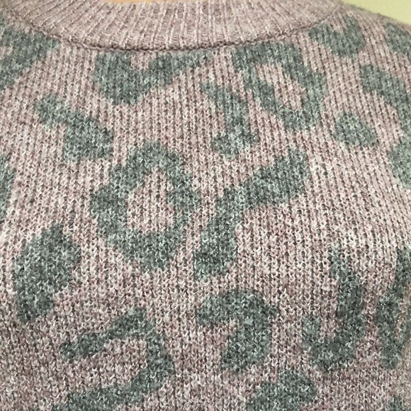 Revolve John + Jenn Sweater Size Medium Pastel Purple Leopard Crewneck Pullover - Picture 3 of 10